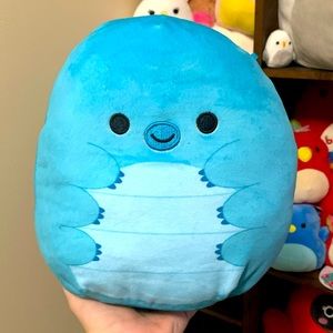 Miska Squishmallow (w/tag)
